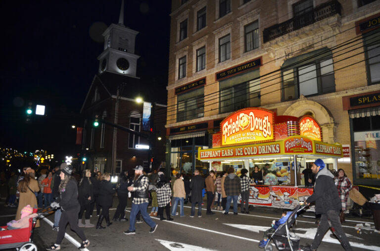 Holiday Stroll Great American Downtown Downtown Nashua